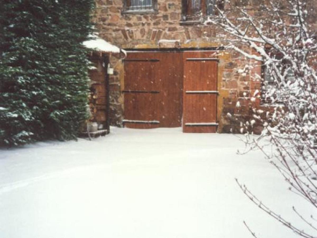 Gite Charmant Avec Jardin Privatif, Proche Sites Historiques Et Activites De Plein Air - Fr-1-496-183 Cuinzier Exterior photo